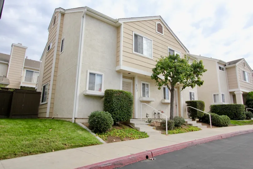 Ashford Park , Spring Valley  ,California,beige building