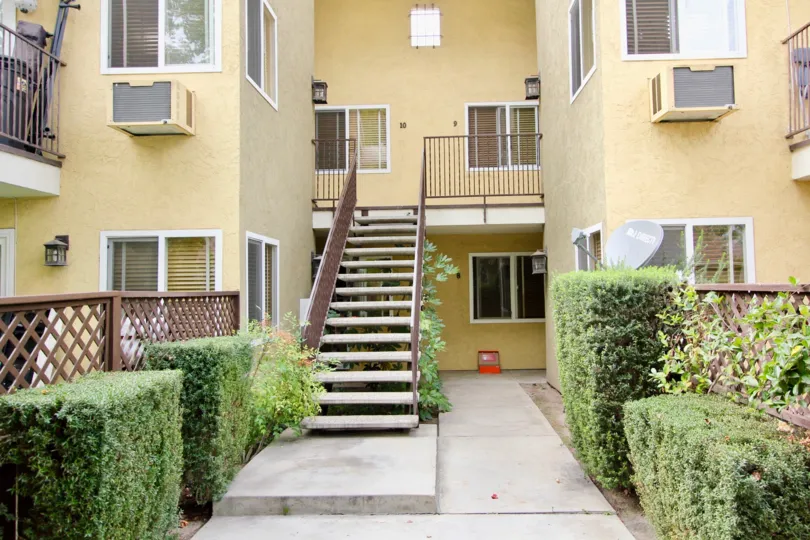 canyon Villas   Spring Valley ,California,stairs, trimmed bushes