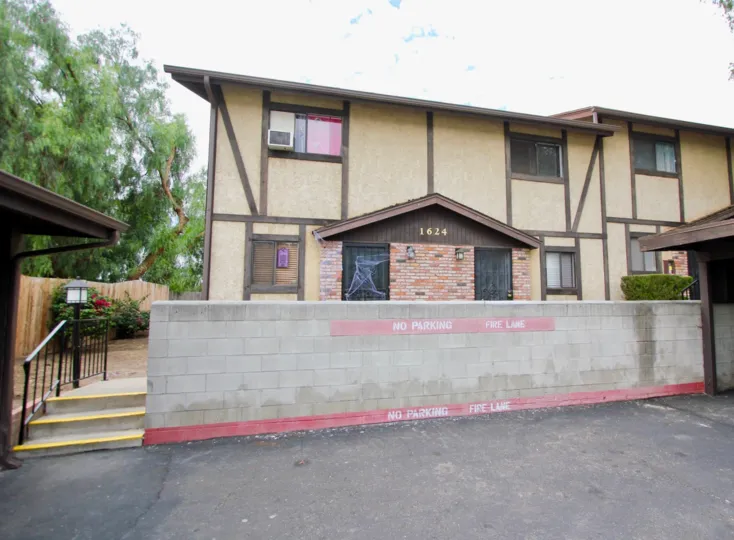 Hartland  ,Spring Valley ,California,house,light brown