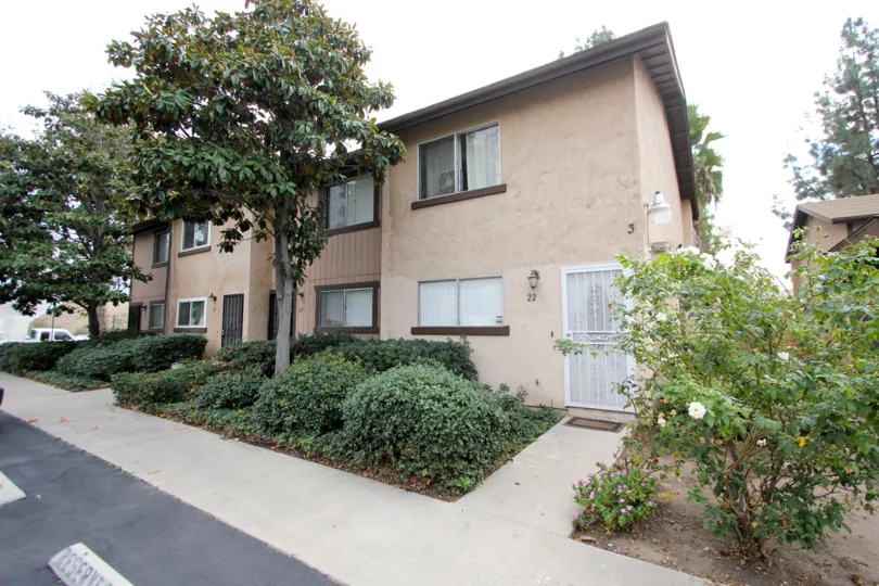 The community of Parque Gillespie in Spring Valley California on a cloudy day.
