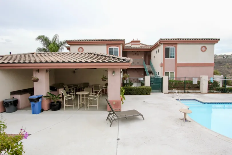Natural Home Pointe Lakeview in Spring Valley At California