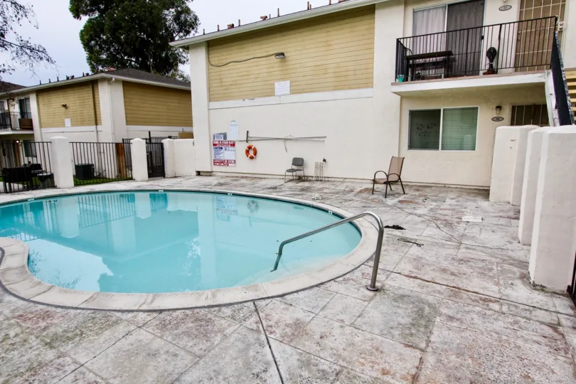 Sandstone, Spring Valley,California,swimming pool,chair