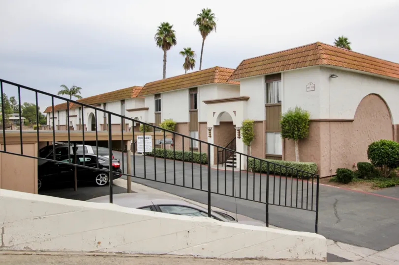 Terraza  ,Spring Valley ,California,black fence,coconut trees