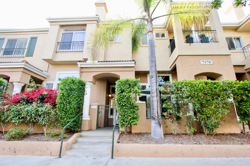 Avanti the popular Lucera is loaded with amenities. Residents enjoy gated security, a clubhouse with recreation room, exercise room, pool, spa, hot tub, and tennis courts.