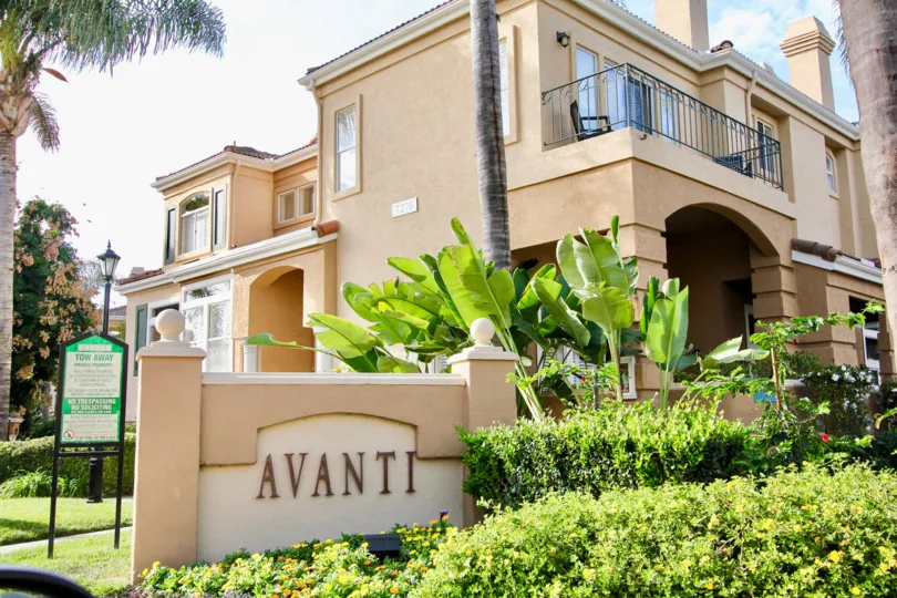 Beautiful pink stucco and patios at the classic Avanti in Univery City, CA