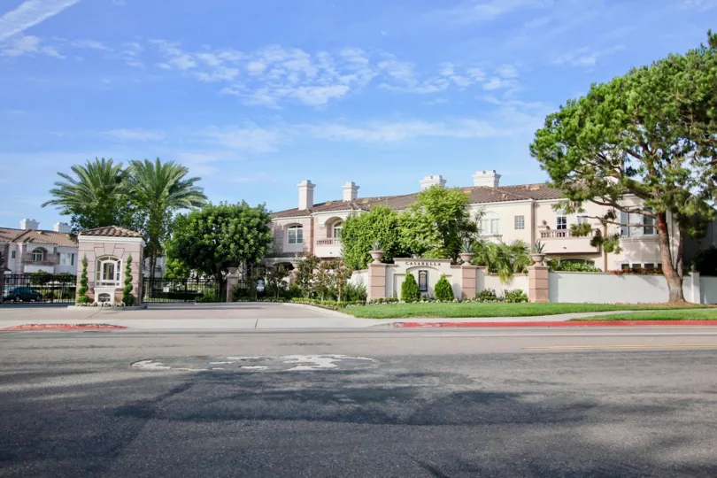 Casabella , University City ,: California, blue sky, trees