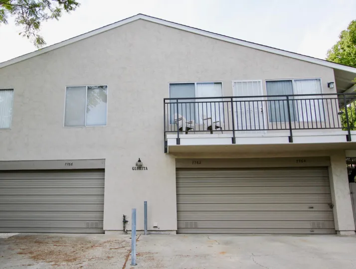 Genesee Highlands , University City, California, white sky, balcony