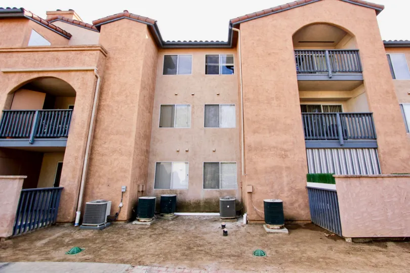University City or UTC is conveniently positioned between three major freeways the 52, Highway 5, and the I-805 forming a border named “the Golden Triangle.” UTC is home to many students due to it’s affordability and close proximity to the campus of the U