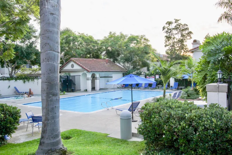 Marbella most attractive and nice house and nice seeming pool with clear aerie and nice with beautiful aerie and nice color