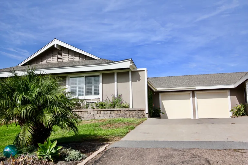 Here we are at the superb property of Pennant Village on a beatiful California morning