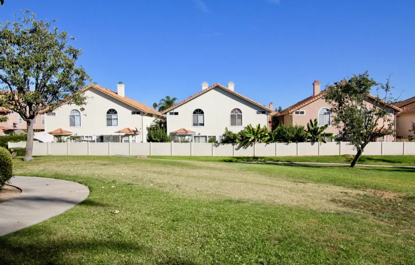 beautiful view of near by homes in californian villas in the state of california