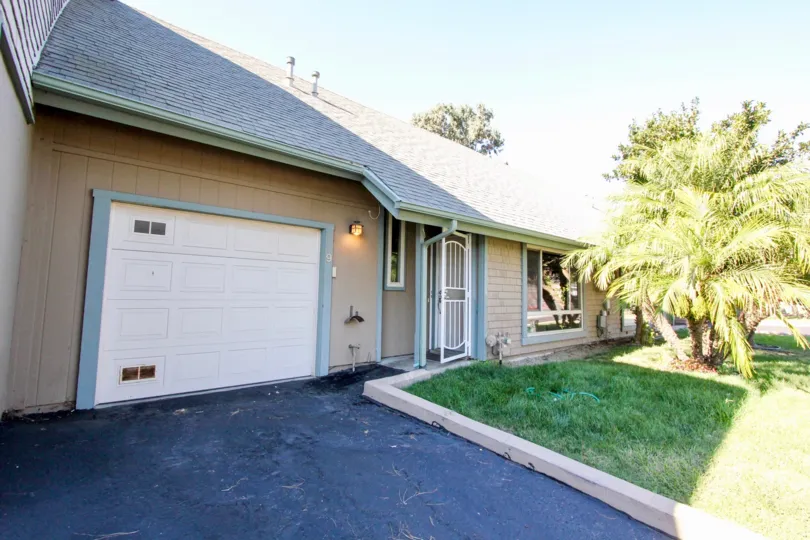 A CITRUS GROVE Condos For Sale. Citrus; VISTA, CALIFORNIA 92084 ; Gated/Security; Pool; Year Built: 1975;