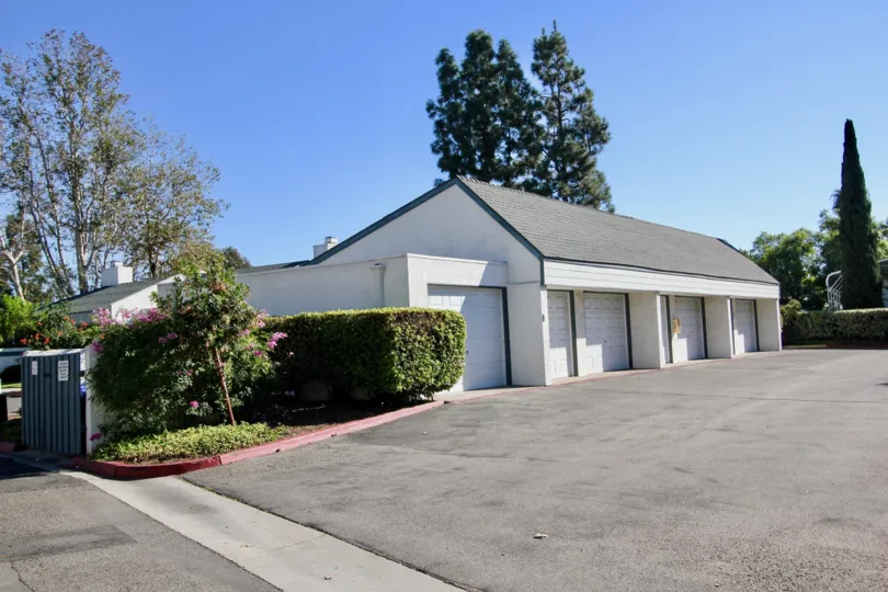 Ample parking and plenty of wiggle room at the Copper Hill in Vista, CA