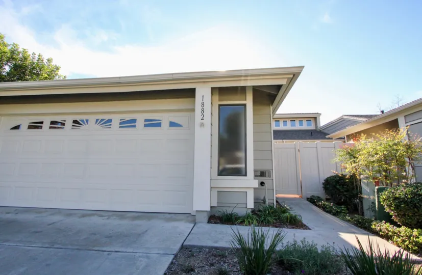 Perfect sidewalks and solid fencing for your convenience at the Shadowridge Greens in Vista, CA