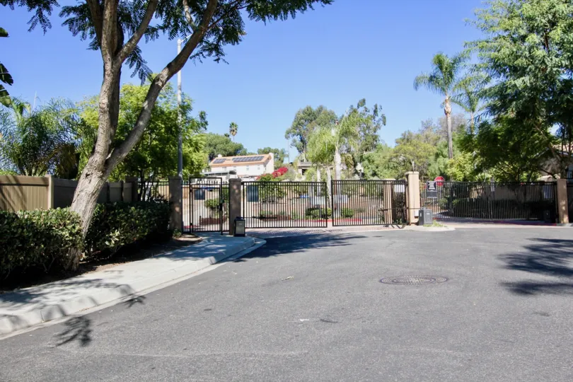 In the clean road, Two entrance gates are visibile in Vista Cupertino