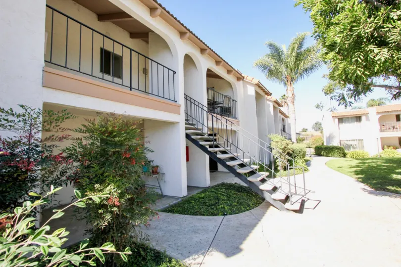 Vista Hills Estates, Vista  S, California, sunny, blue sky