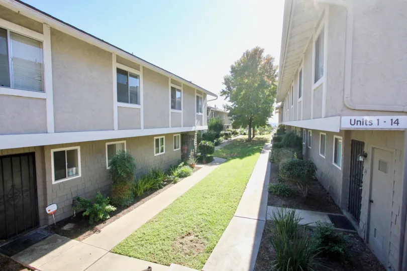 A sunny day in the Vista Ladera Community in Vista, CA.