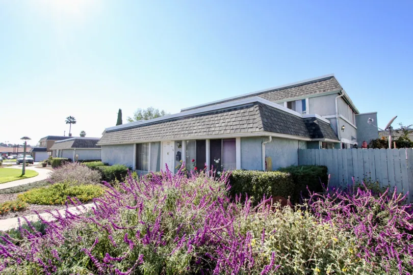 Hatch house with flowers outside, lovely in Vista Park Villas, Vista CA