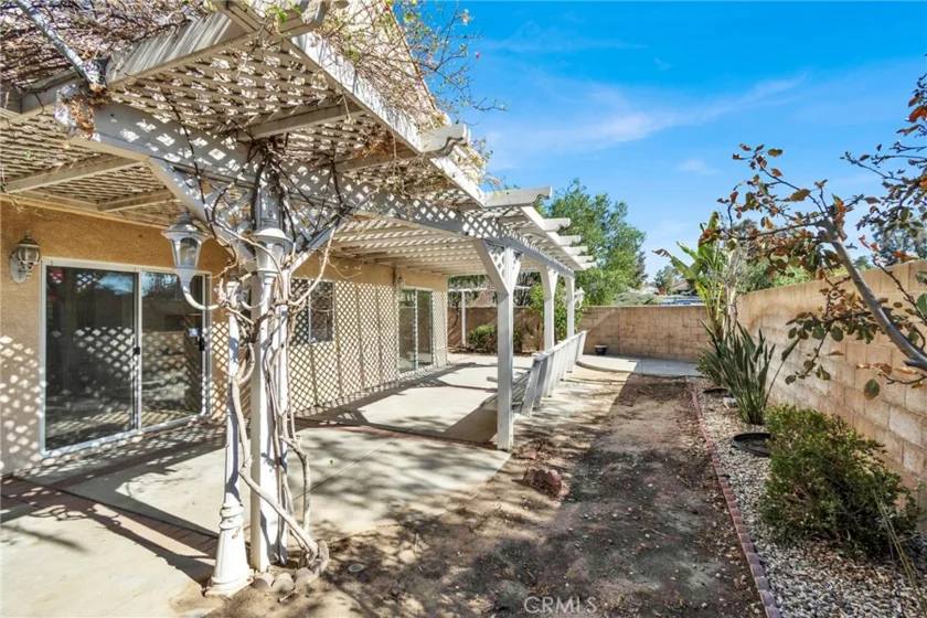 39909 Via Castana photo 31