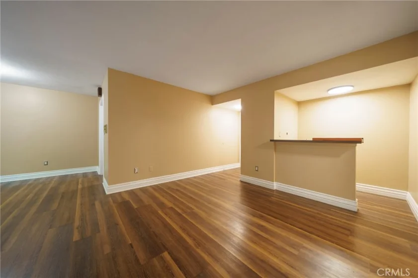 8120 Canby Ave #6 photo 13