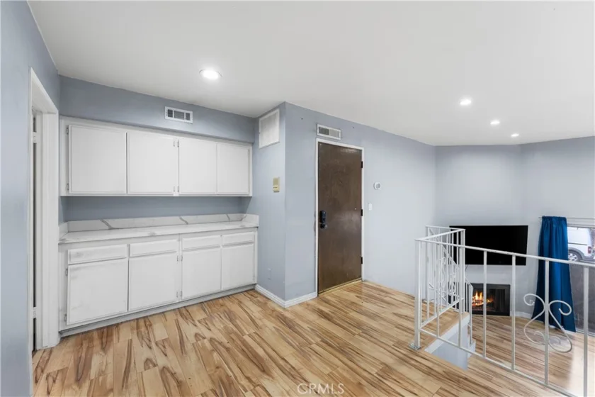 5500 Lindley #106 photo 9