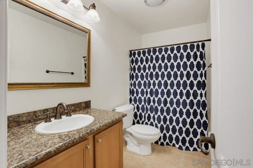 1451 N Broadway #B photo 22