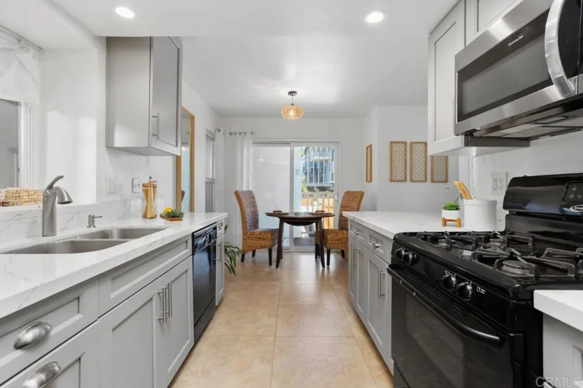 1112 S Pacific Street #B photo 30