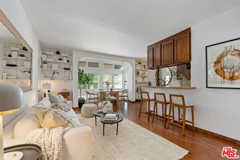 641 Bay Street photo 1