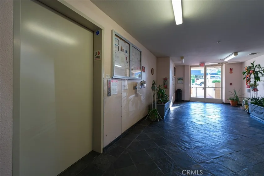 200 N 5th photo 21