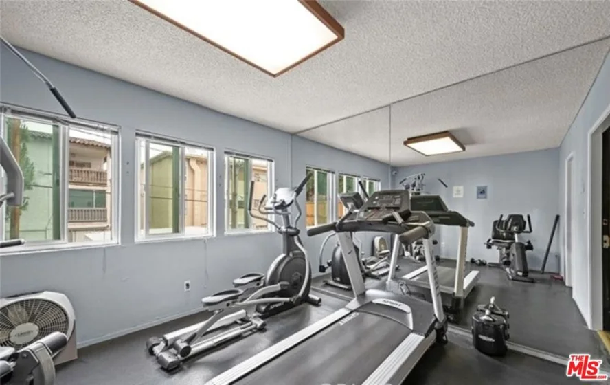 1222 N Olive Drive #209 photo 11
