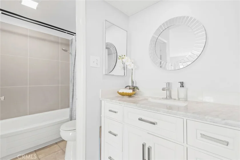 400 N Acacia Avenue #B12 photo 15