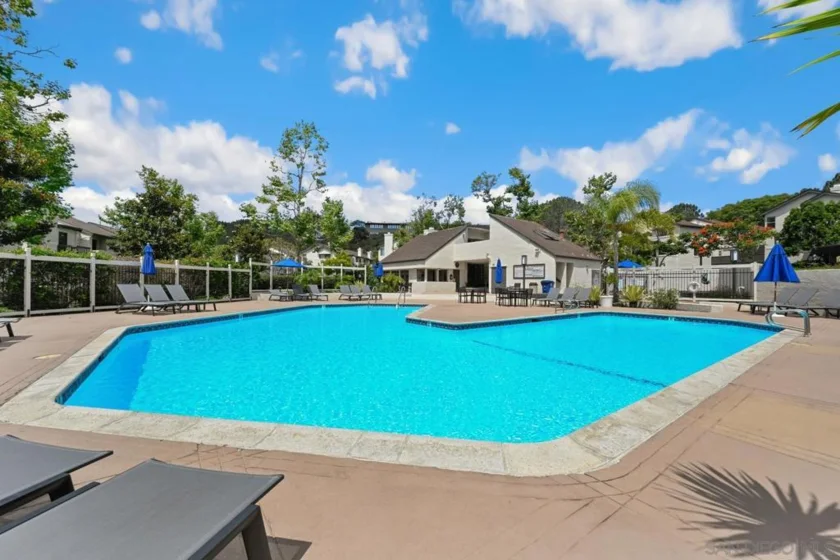 1242 River Glen Row #40 photo 16
