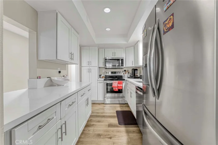 170 N Grand Avenue #102 photo 7