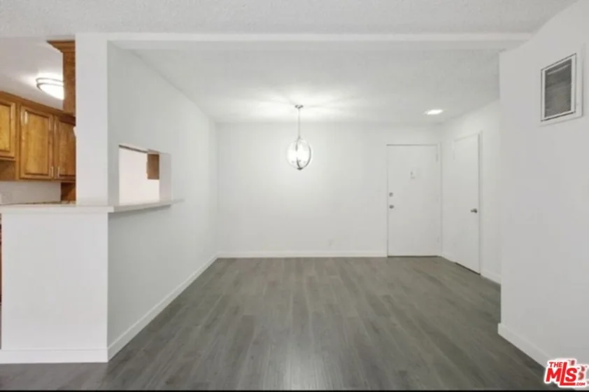 855 Victor Avenue #210 photo 6