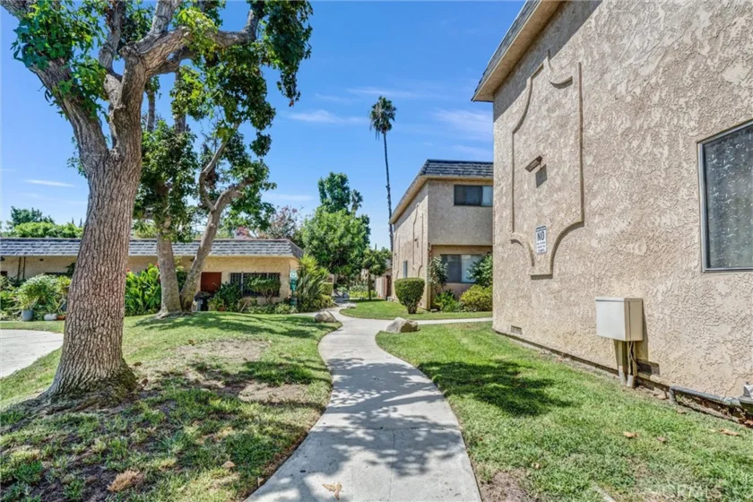 17061 Roscoe Boulevard #2 photo 26