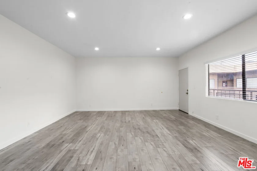 424 S Westmoreland Avenue #306 photo 32