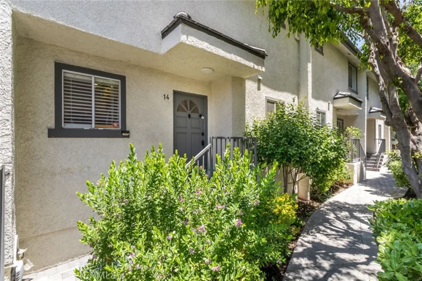 5230 Zelzah Avenue #14 photo 1