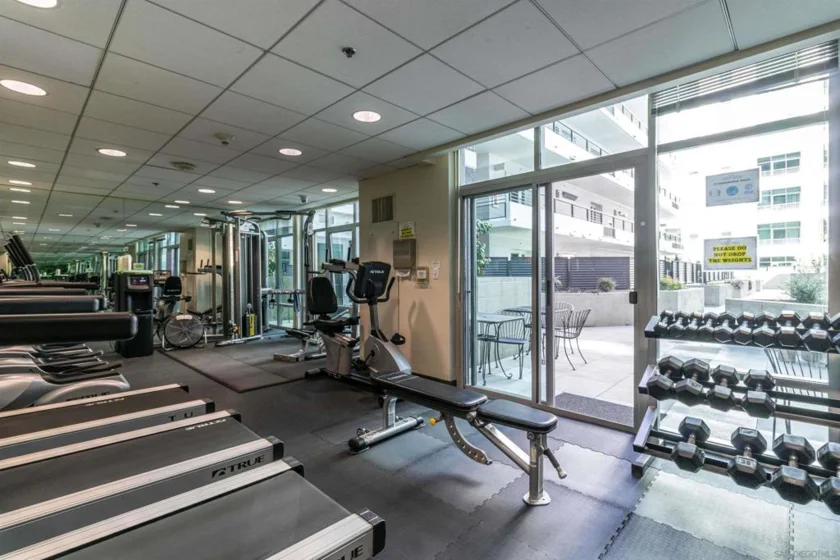 425 W Beech Street #722 photo 16