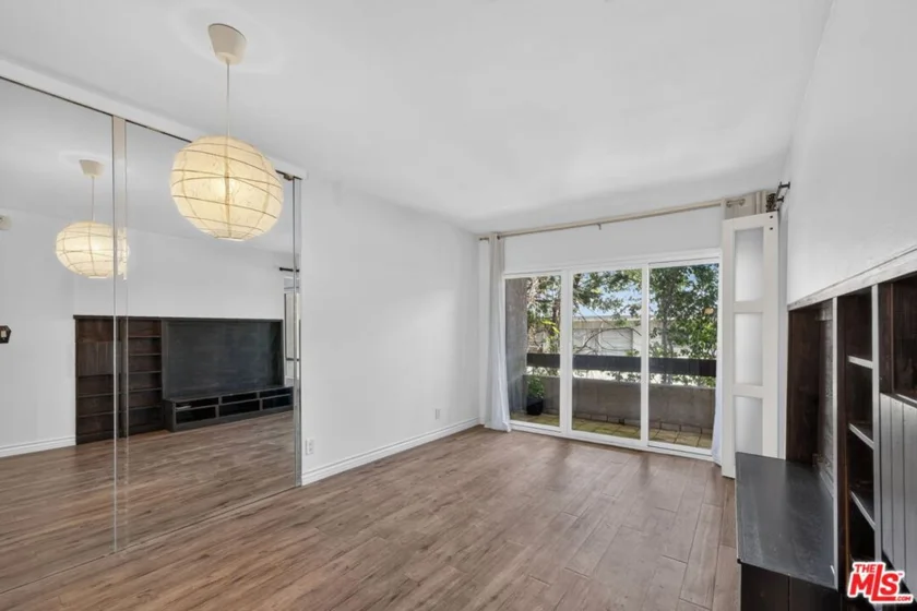 950 N Kings Road #230 photo 2