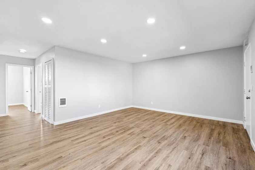 1274 Holly Avenue photo 12