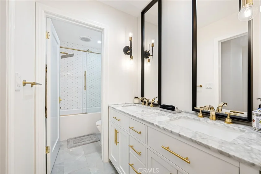 906 N Doheny Drive #318 photo 10