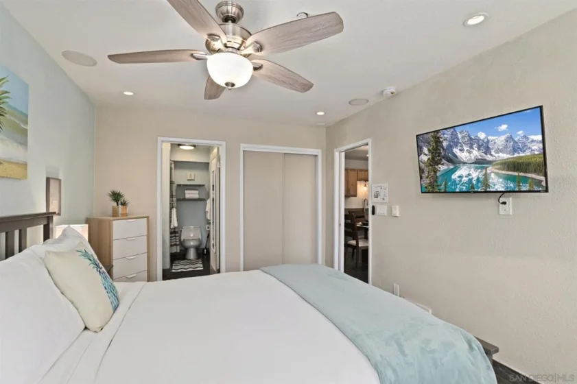 2990 Mission Boulevard #202 photo 1