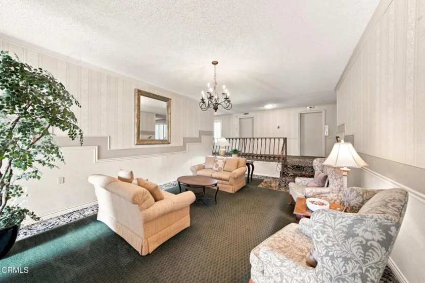 420 S Madison Avenue #204 photo 4