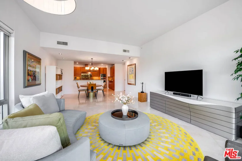 10727 Wilshire Boulevard #502 photo 13