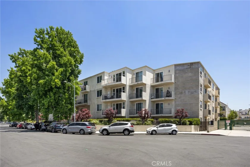 14412 Killion Street #405 photo 1