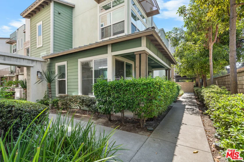 7085 Oregon Street photo 1
