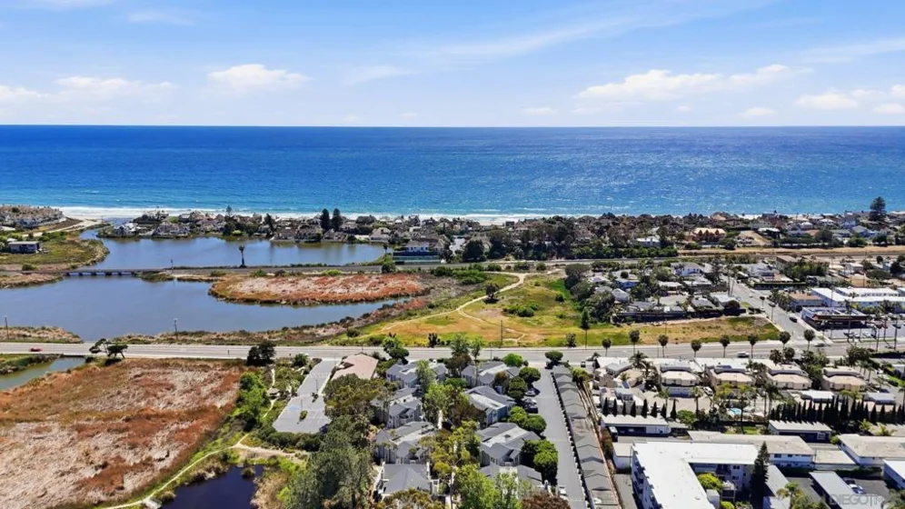 2148 S Coast Hwy photo 32