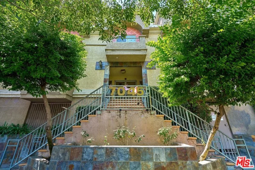 7045 Woodley Avenue #110 photo 15