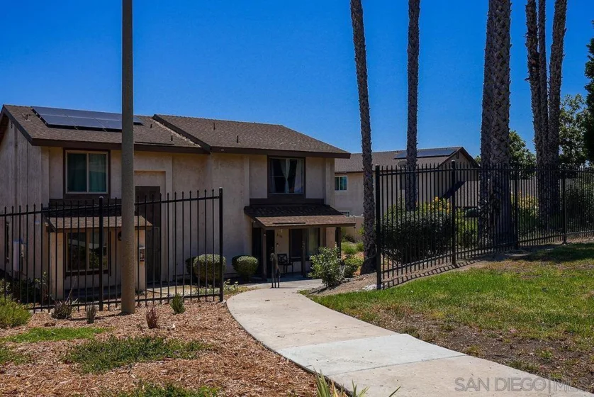 8166 Paradise Valley Court photo 12