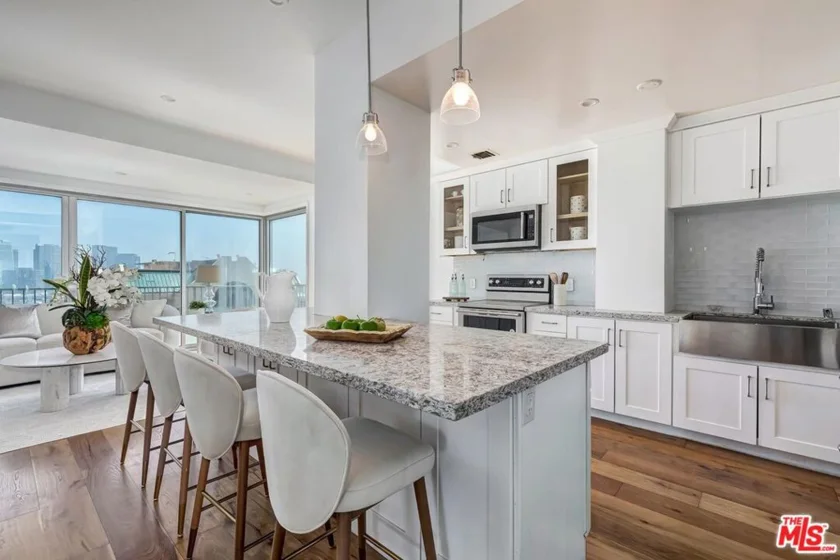 10501 Wilshire Boulevard #1810 photo 24